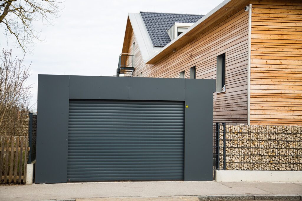 porte de garage fabriquée par kit alu dans les landes